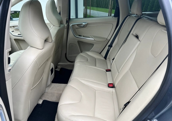 Volvo XC 60 cena 78900 przebieg: 145000, rok produkcji 2016 z Wąbrzeźno małe 254